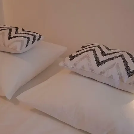 Le Voltaire Centre Apartman